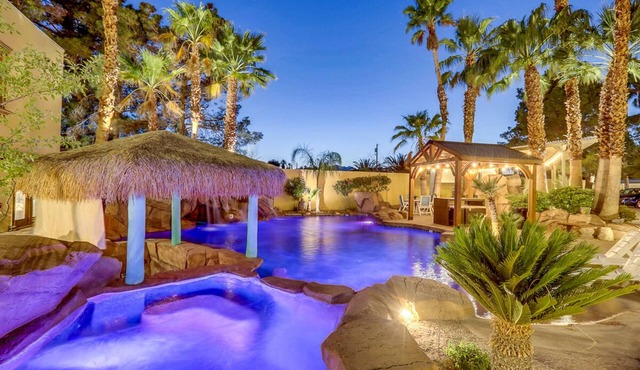 DD Luxurious 12BD/13BA Mansion Villa w/ Two Beautiful Resort Pools. Sleeps 39!