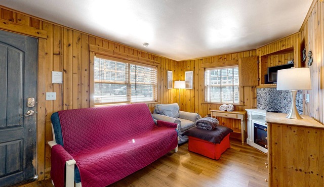 Dog-Friendly Beach Condo with Free WiFi - Close to Beach
