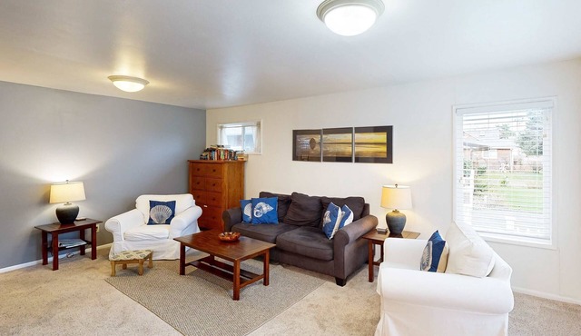 Dog-Friendly Home Close to the Beach