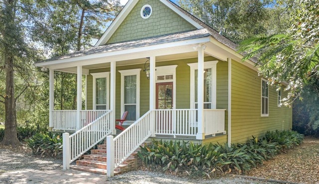 Downtown Cottage Historic Abita-Walk To It All! Food-Biking- Fun