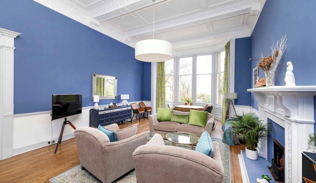 Elegant & Spacious Ground Floor Apartment