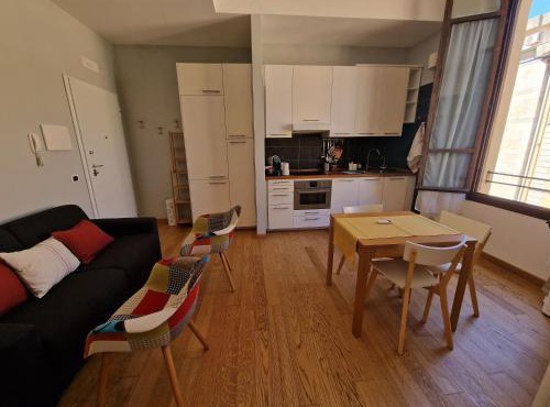 Five Roses Studio Flat in Pisa