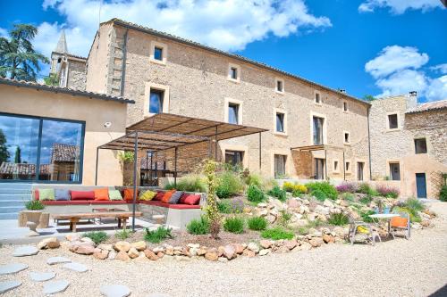 Gîte de charme Uzès de 10 à 24 personnes