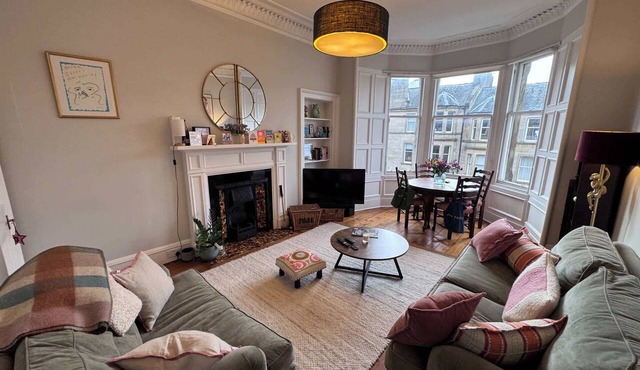 Gorgeous 2BDR with Unique Character in Edinburgh
