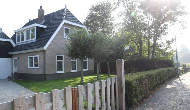 Groet Villa Stay with Garden Views