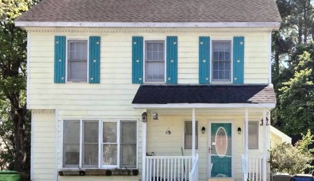 Heidi's Haven. Charming 3-bedroom house. Northeast Raleigh. 9 mins from downtown