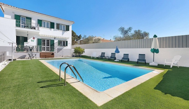 Holiday Home Villa As Cumadres with Mountain View, Pool, Garden & Wi-Fi