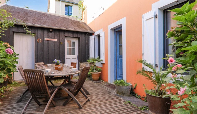 House for 7 - 100m from the port of Le Bono