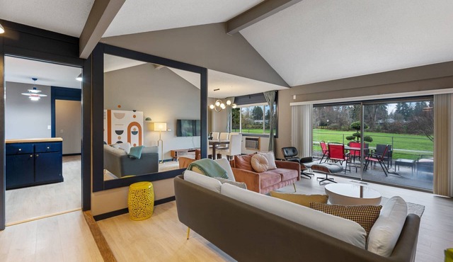 Incredible Golfside Single Level Ranch, Open Layout w/ Vintage Charm, Huge Patio, Close 2 Everything in Gresham