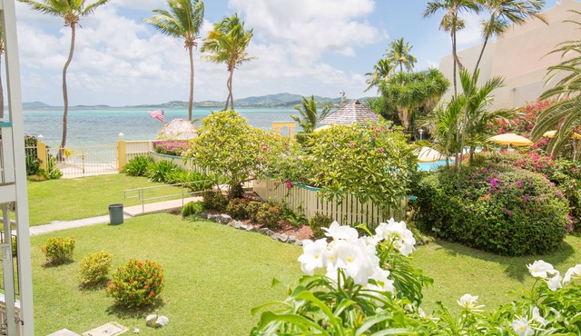 "ISLAND DREAMS" Spectacular Views, Pool, Beach, AC, Internet, 2 BR 2 Bath