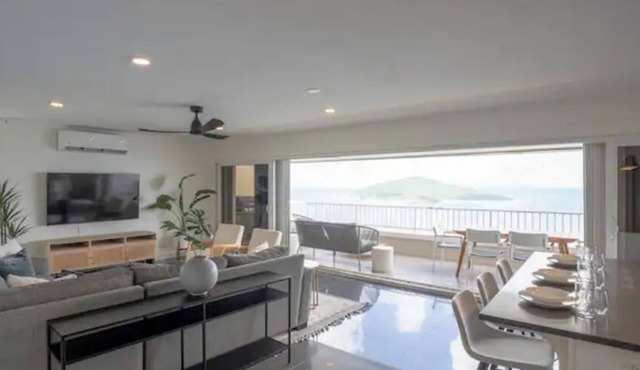 Island View Retreat - Stunning Ocean Views!