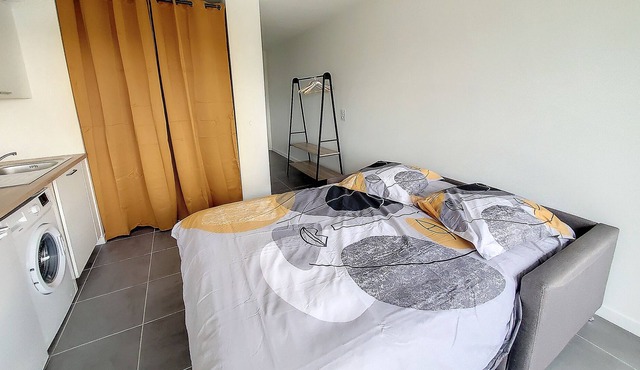 Large Studio - Pkg - Univ. Technopark. Open view in Pau