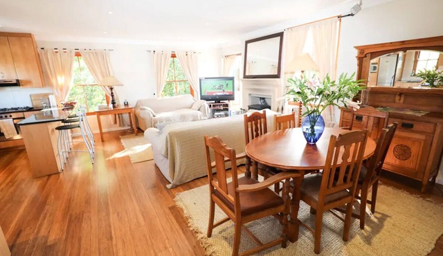 Lavender Cottage Upstairs 2 Bedrooms,2 Bathrooms with Magnificent mountain views