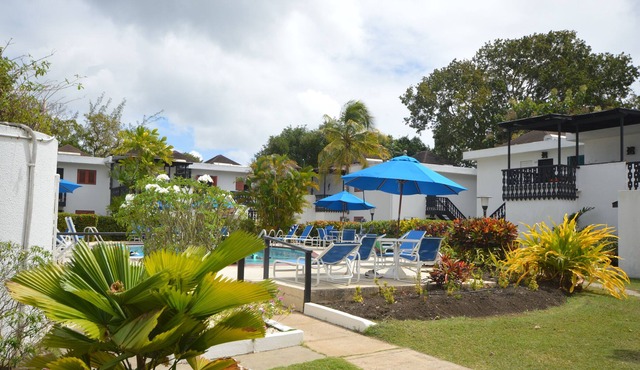 Lovely apartment with golf & tennis access