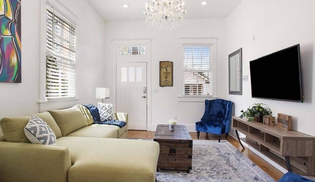 Lux Concierge Serviced Home Near French Quarter!