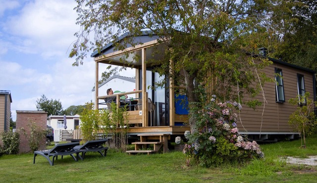luxe chalet near a sandy beach on the Wadden Sea