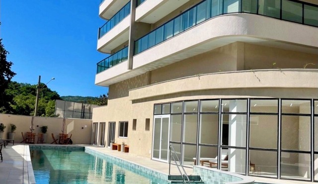 Luxury apartment 400m from Prainha beach, swimming pool, barbecue, full leisure facilities.