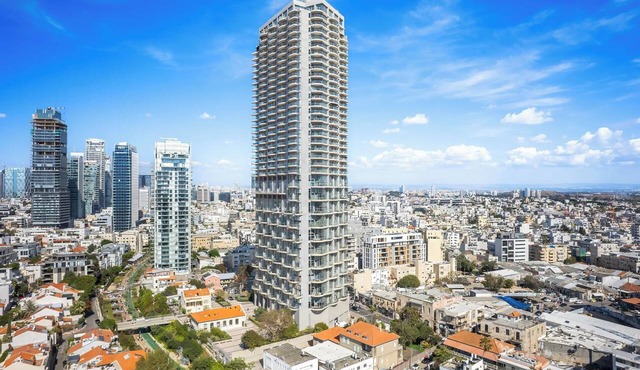 Luxury Neve Tzedek 2BR Loft , Balcony, Pool & Parking