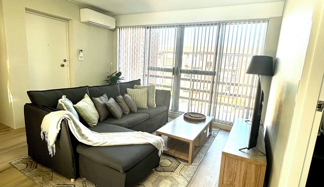 Modern Crestwood Retreat | 2BR Near Canberra City
