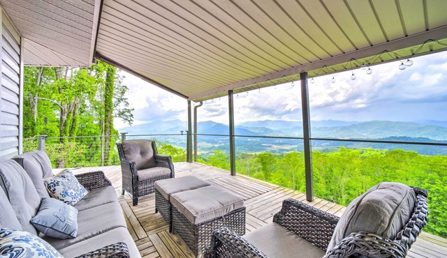 Mtn Treehouse w/ Fire Pit, Breathtaking Views