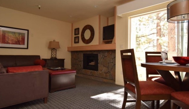 Nevada Side 100% open New Years in Tahoe 2 Bed 1 Bath Close to Heavenly, Casinos