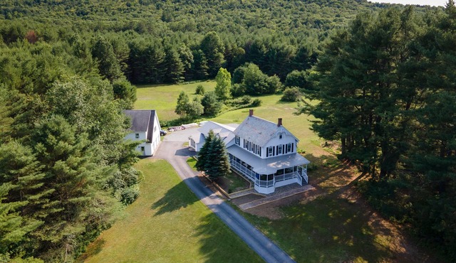 NEW! One-of-a-kind The Butterfly Estate Sleeps 24+ Close to LG & Gore!