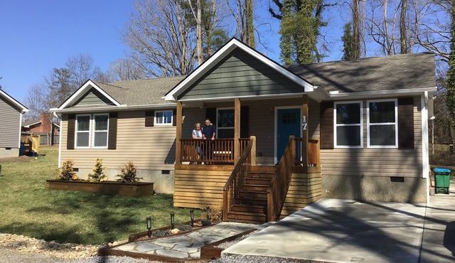 Quiet & Chic 3 BR Cottage w/ Private Garden Near Downtown Asheville