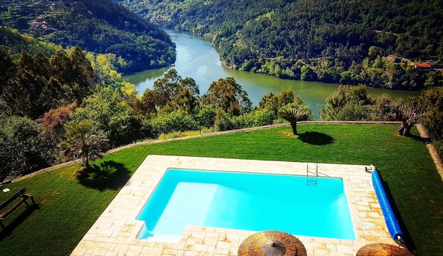 Quinta dasTíliasDouro Valley / 100％プライバシー/ Douro River /無料のWiFi / 10大人