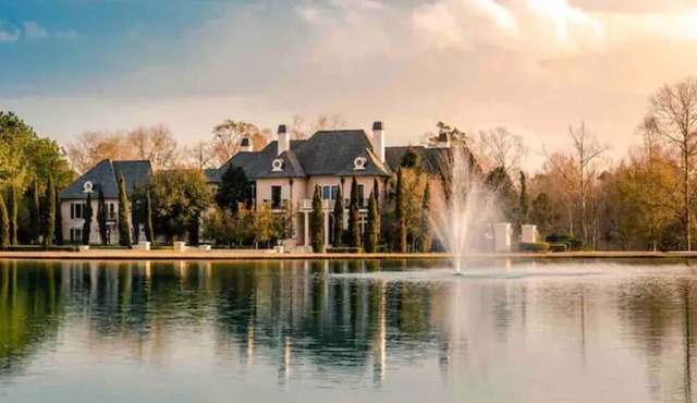 Relaxing estate centrally located from New Orleans & Baton Rouge