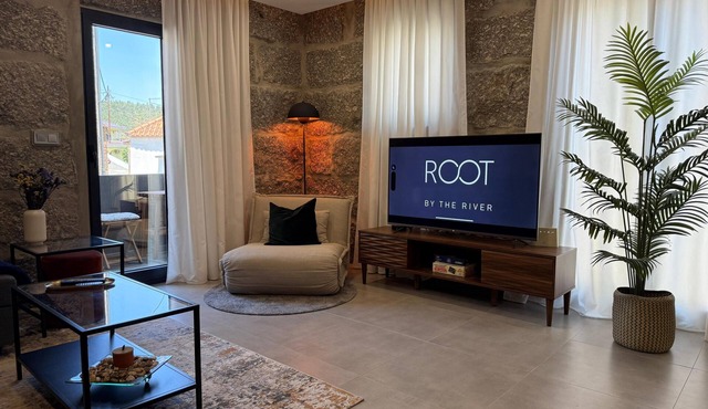 ROOT by the River | Villa with Douro River View, Next to Choupal River Beach!