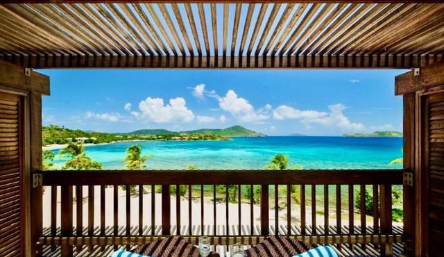 Sapphire Beachfront Renovated Villa 1200 SF! - Free Wi-Fi