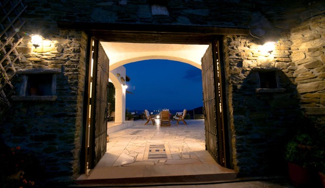Saronic Citadel Villa castle: A dream villa tower in Salamina with pool