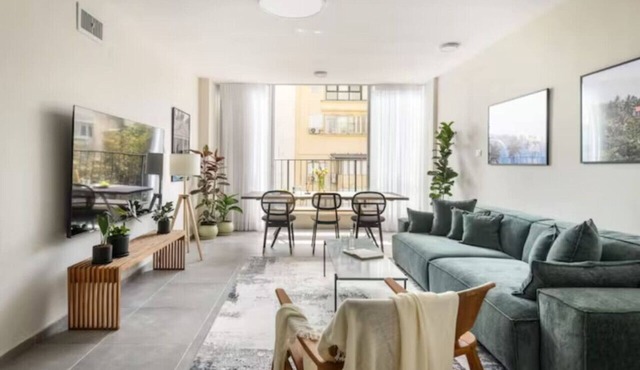 Spacious & Bright 3BR Apartment