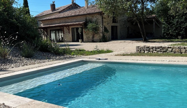 "Stone farmhouse - private pool, 5 bedrooms, wooded grounds - Drôme provençale"