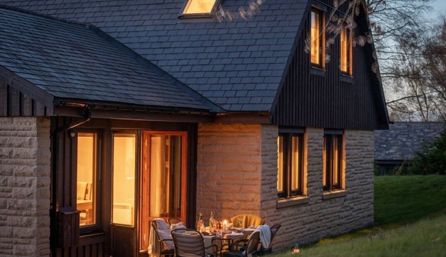 The Derwent (Pet), Hexham