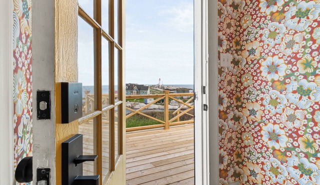 The Peggy's Cove House. Unrivalled panoramic views!