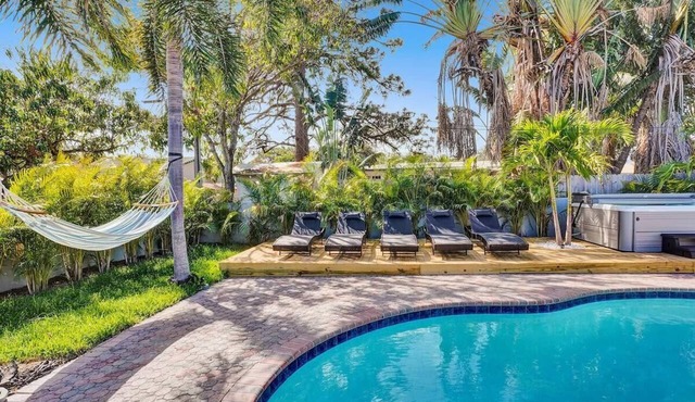 The Pompano Beach House 🏖️ Heated Pool & Spa | 1 Mile to Beach