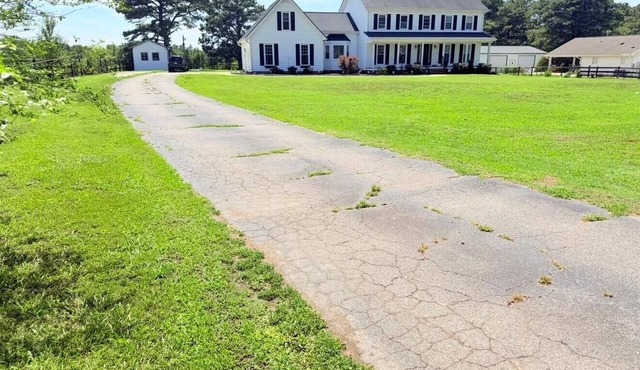 Tranquil 5-bedroom house with AC in charming Wendell