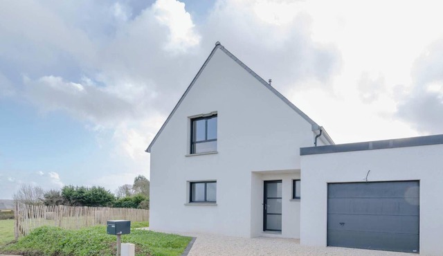 Ty Nevez - Pretty new house with small sea view