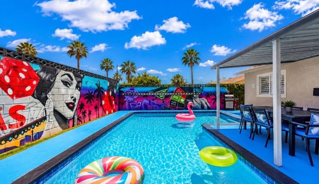 Upgraded King Beds Pool BBQ Near Strip