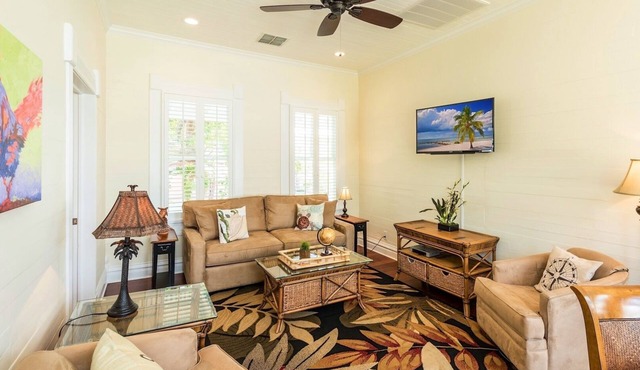 **VILLA ANGELITA @ OLD TOWN** Renovated Condo Off Duval + LAST KEY SERVICES...