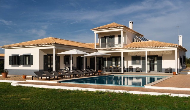 Grande Setubal Villa | 5 Bedrooms | Villa Monte Maria Pratas