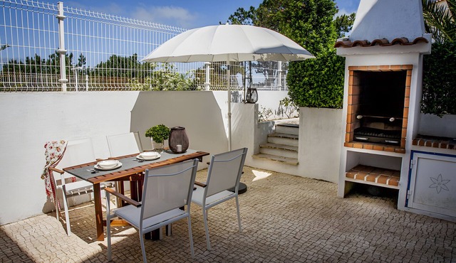 Villa 'Da Lua' with Shared Pool, Wi-Fi and Air Conditioning