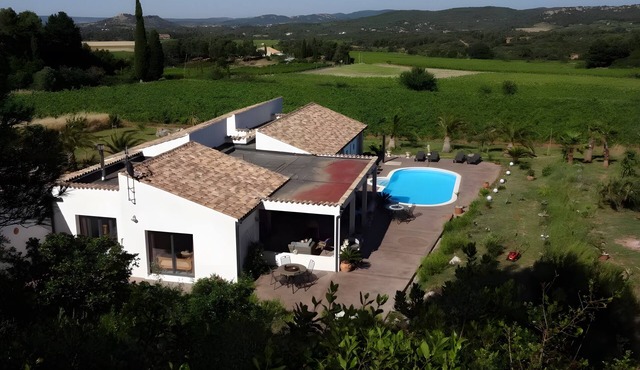 Villa La Liberté — Private Heated Pool, Sauna, and Mountain Views in Thézan-des-Corbières