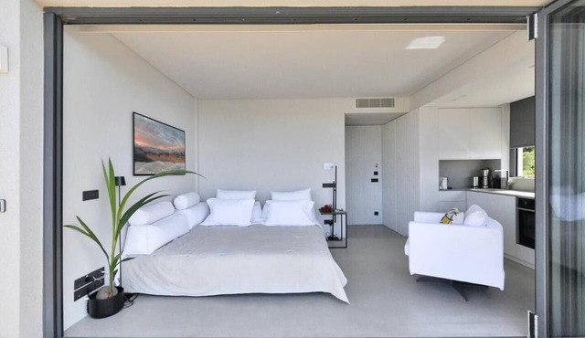 Vouliagmeni Panoramic 200m2 Rooftop & 25m2 Loft