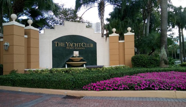 Yacht Club At Aventura