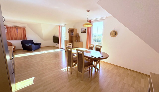 Your vacation on Rügen: Vacation apartment with 2 bedrooms, WLAN & parking space