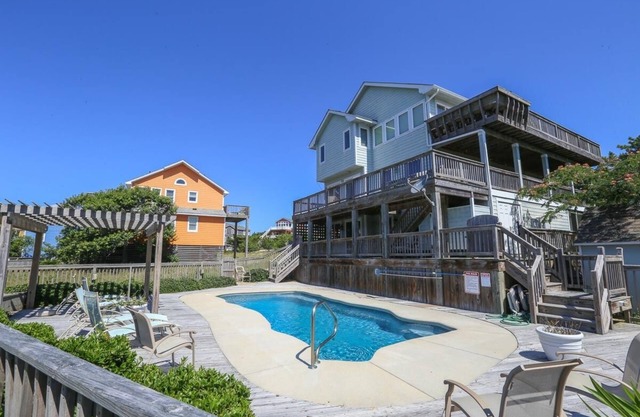 🐾 RAYS HIGH - 5 BR Oceanside home w/ Private Pool & Dog Friendly