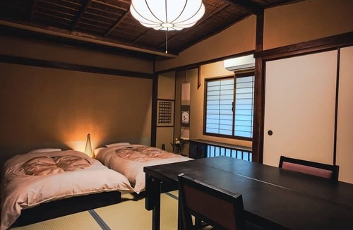 Shimogyo 一軒家 | 北海館 お花坊