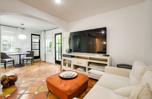 Beach Park アパートメント | South Tampa Studio in Desirable Historic District!